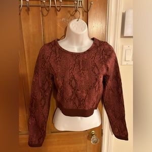 Fabletics NWT work out crop top.